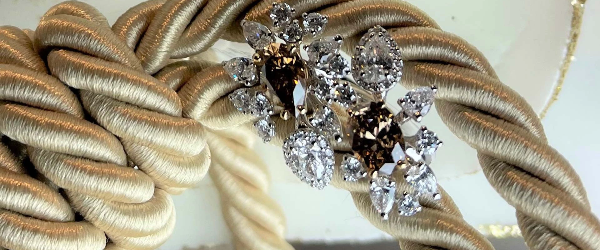 CORTESIA ED EFFICENZA