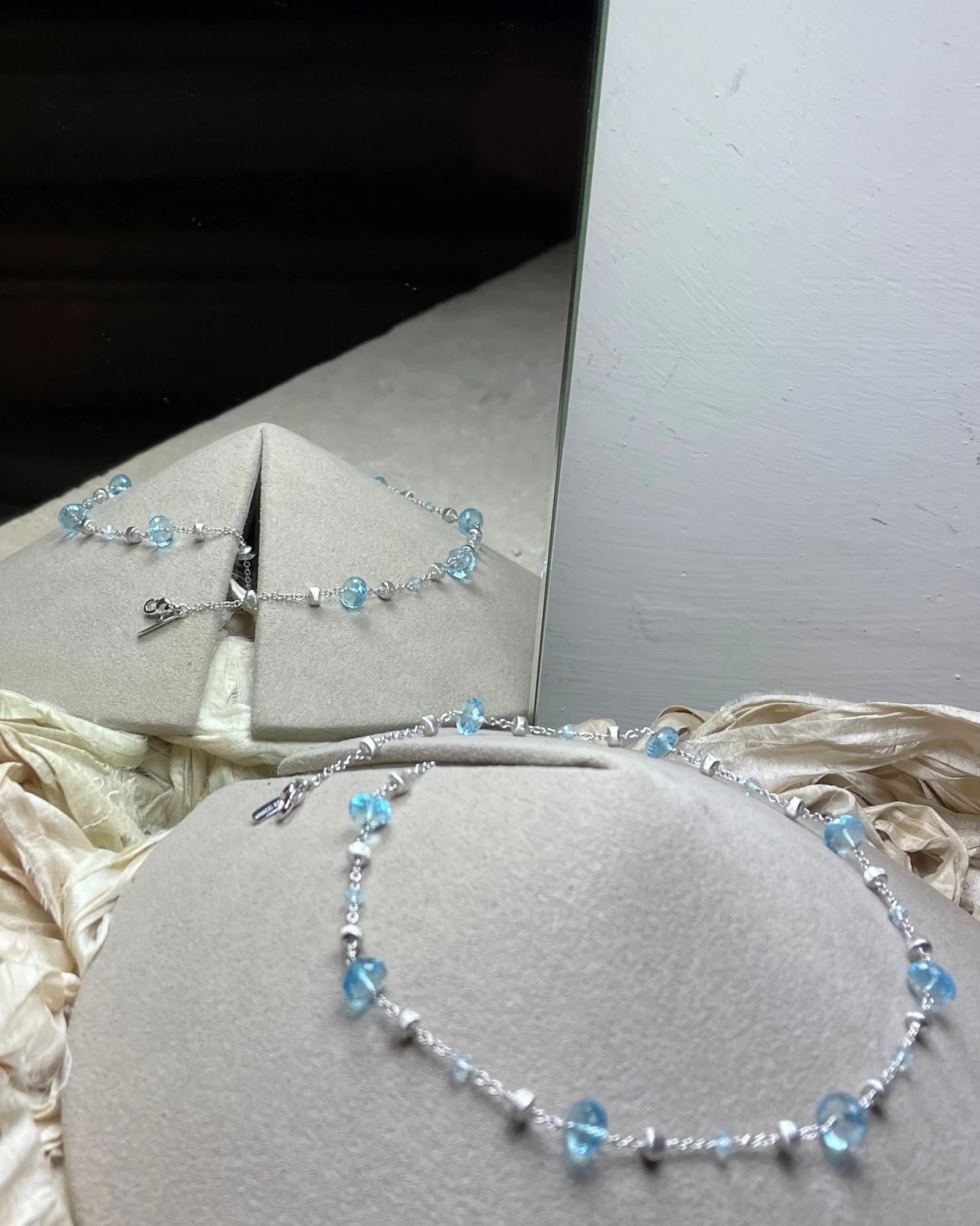 012 Marco Bicego Collana oro bianco e topazi azzurri cod: CB904-TP01 (W-02-410)