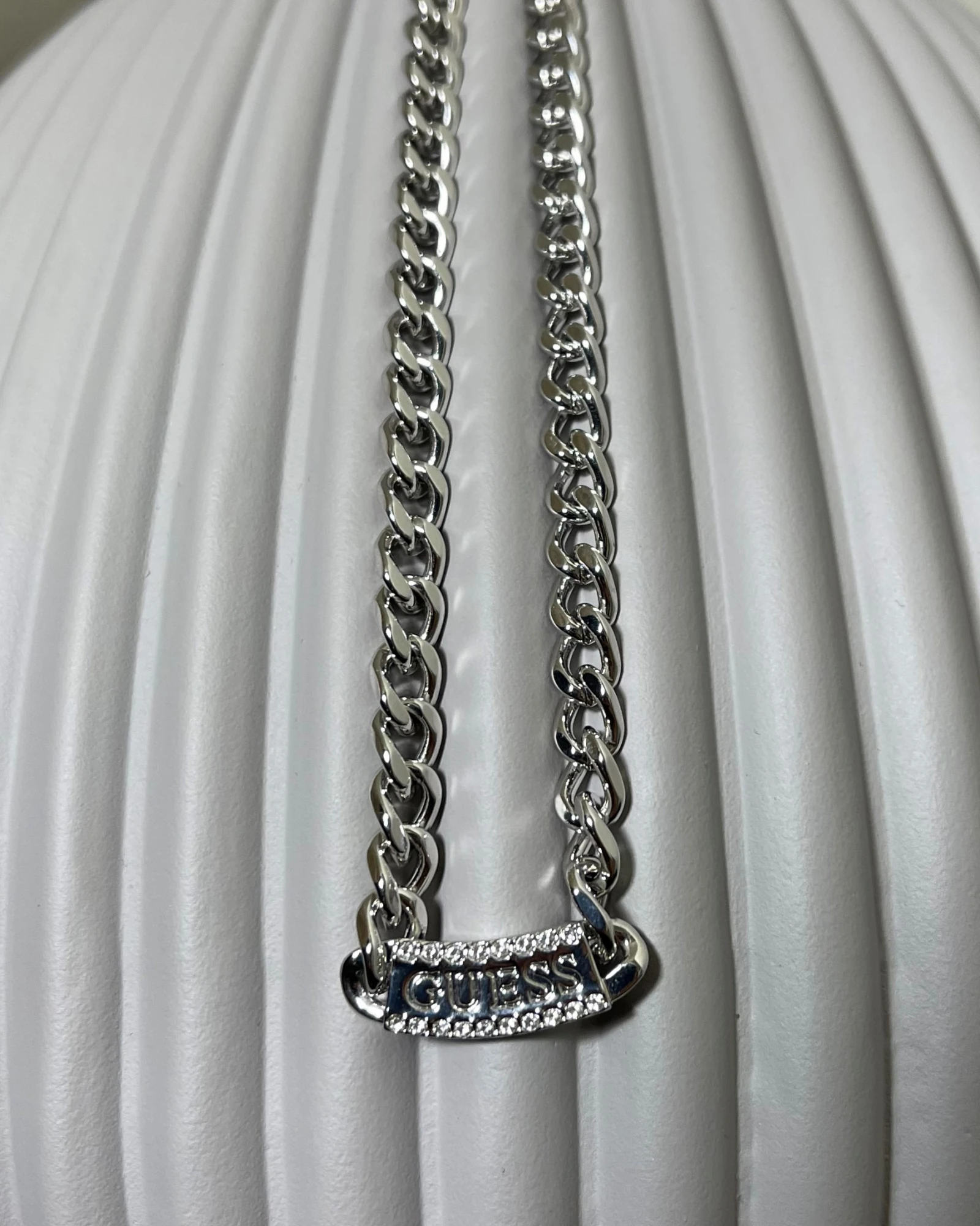 Catenina in acciaio Guess cod: UBN61022