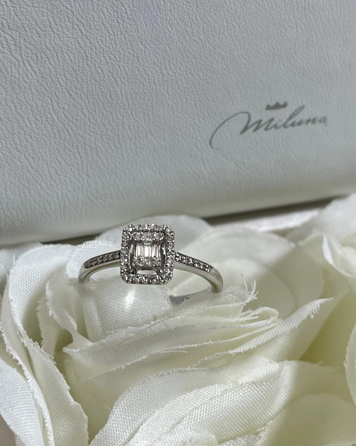 013 Miluna Anello oro con brillanti cod: LID3503