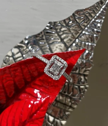 013 Miluna Anello oro con brillanti cod: LID3503