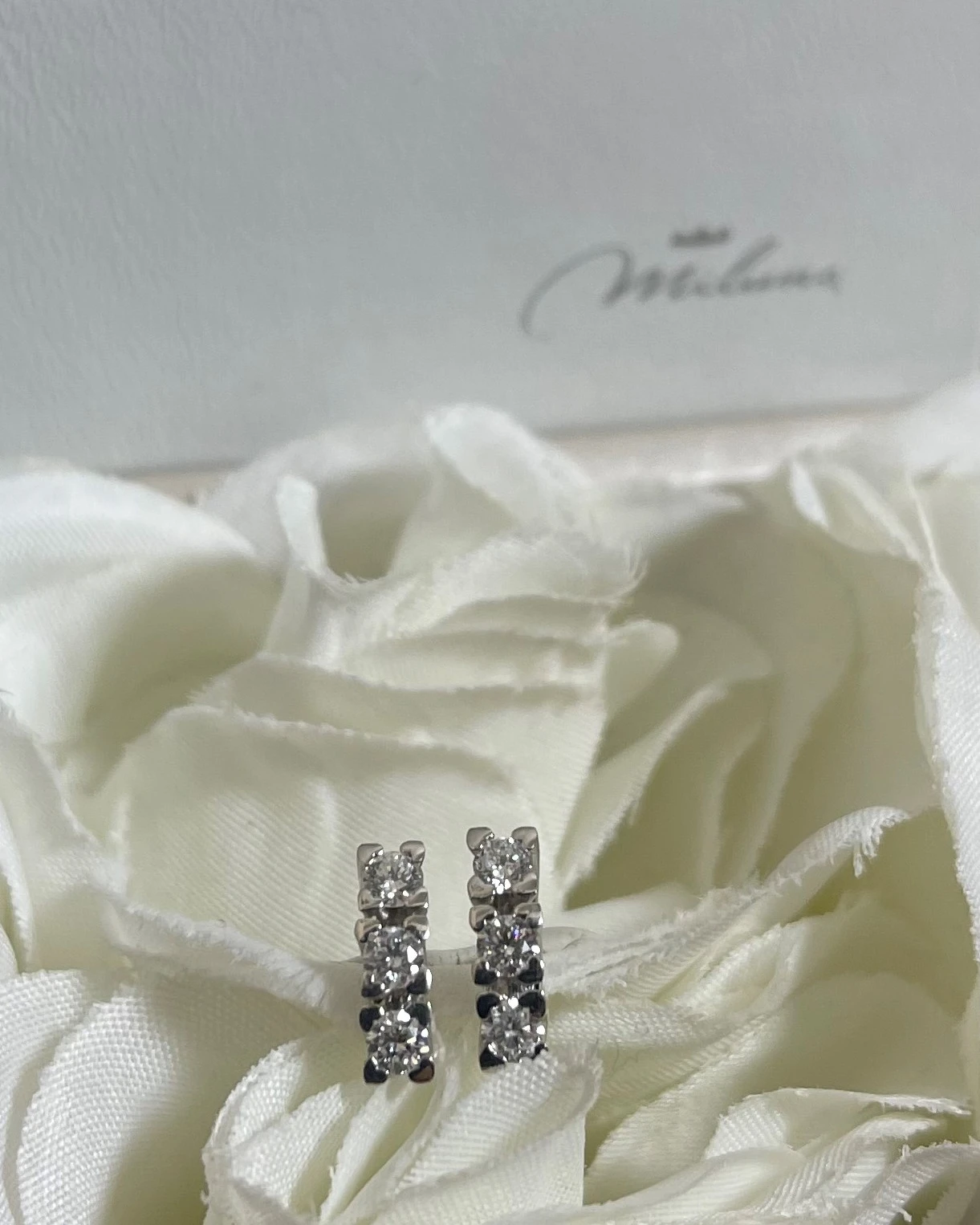 013 Miluna Orecchini in oro con Brillanti cod: ERD2430-048G7