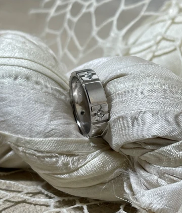 015 Anteo fede in oro bianco con brillanti  cod: T131/5