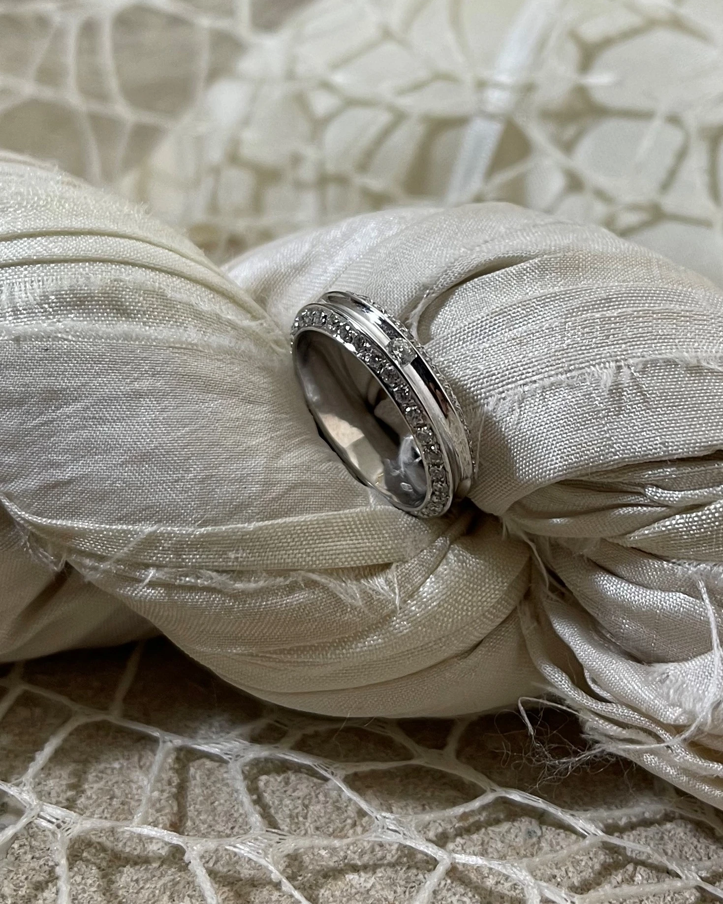 015 Anteo fede in oro bianco con brillanti  cod: 0502