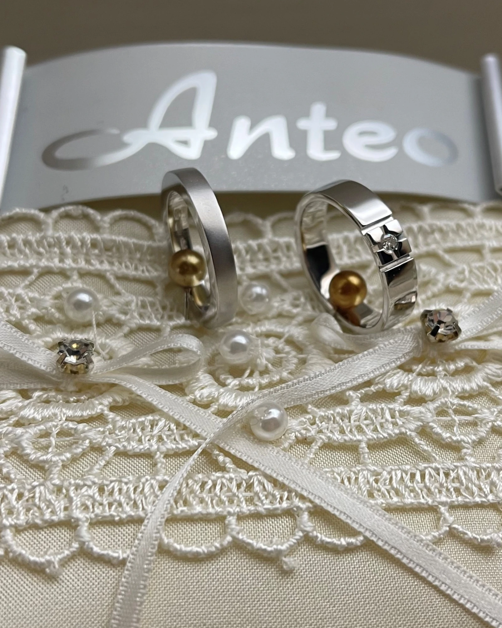 015 Anteo fede in oro bianco con brillanti  cod: T131/1