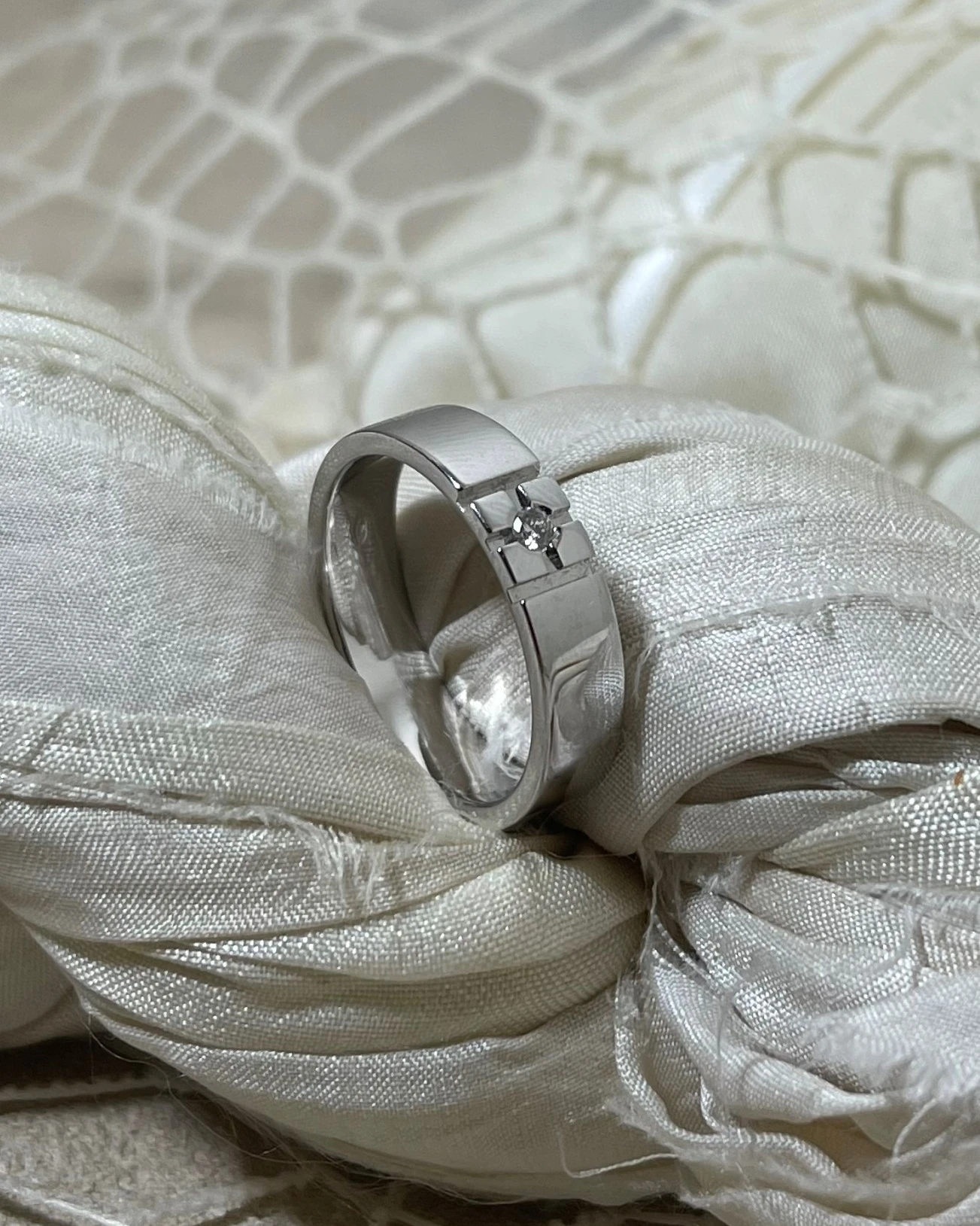 015 Anteo fede in oro bianco con brillanti  cod: T131/1