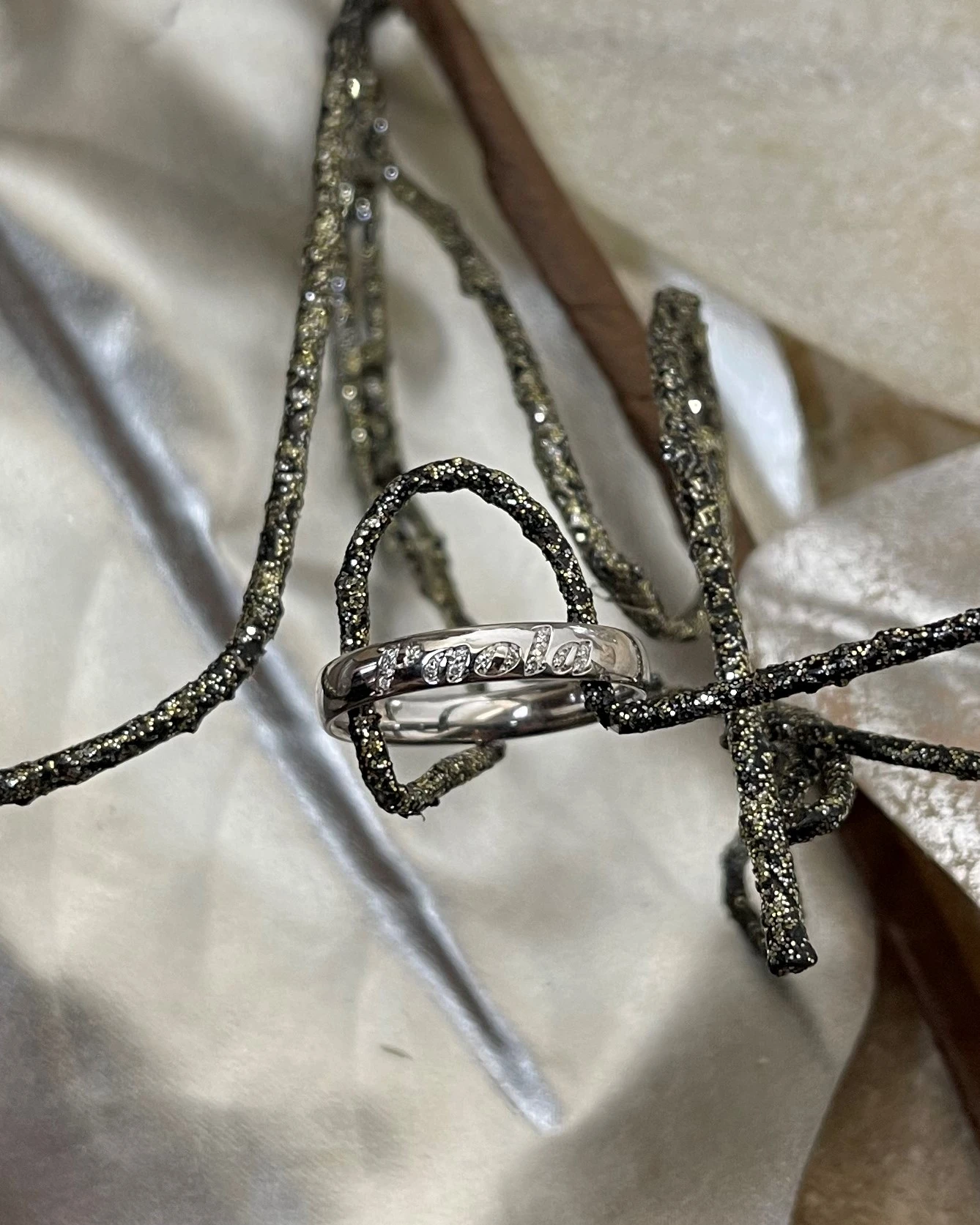 014 Polello fede in oro bianco con brillanti  cod: B3111DB