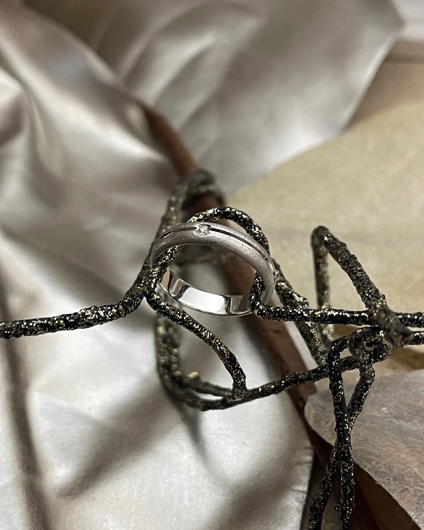 014 Polello fede in oro bianco con brillanti  cod: G1800DB