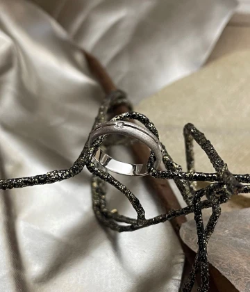 014 Polello fede in oro bianco con brillanti  cod: G1800DB