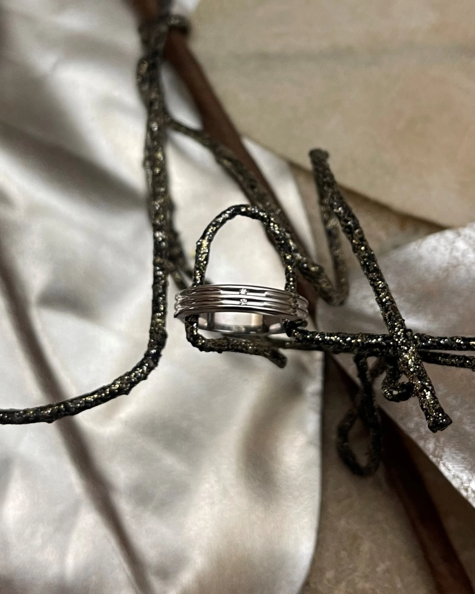 014 Polello fede in oro bianco con brillanti  cod: G2134DB