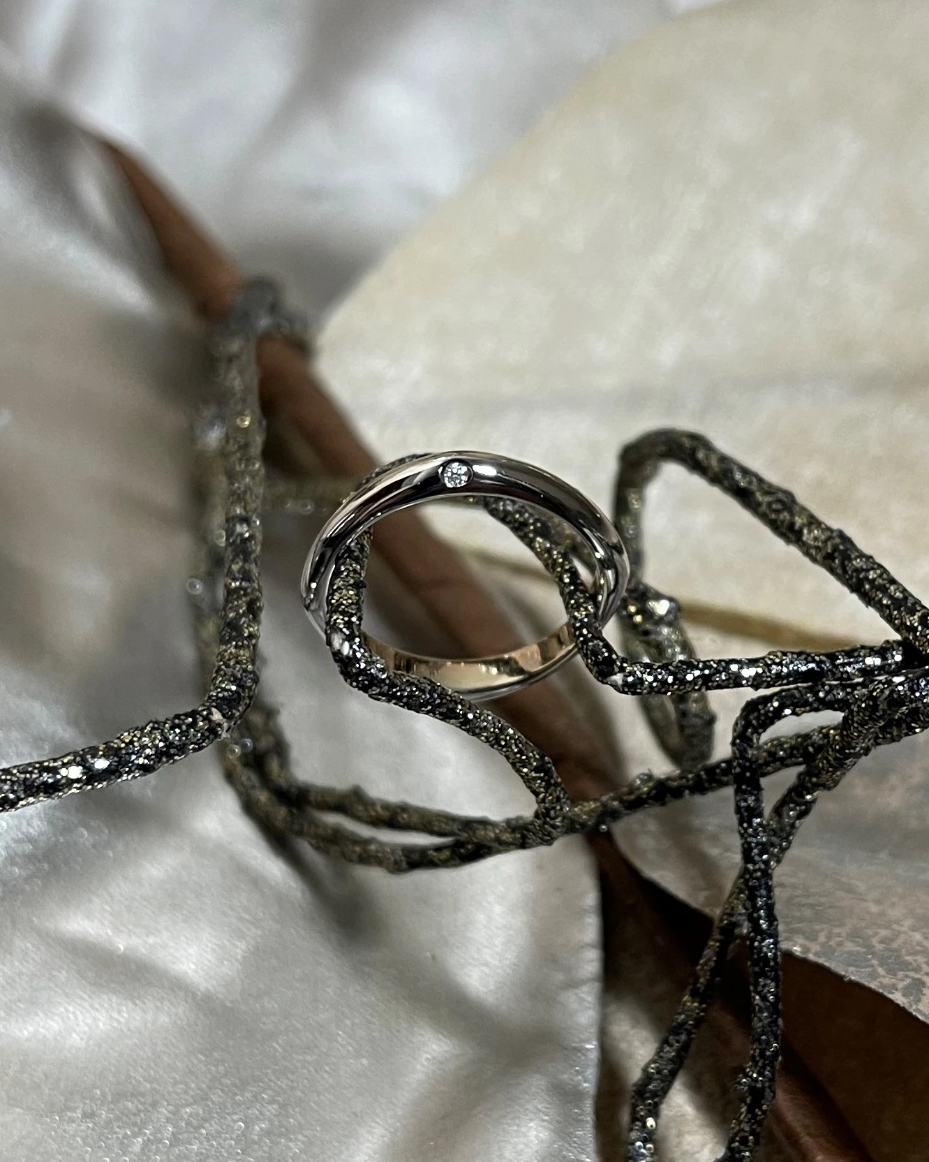 014 Polello fede in oro bianco e rosa con brillanti  cod: L2607DBR