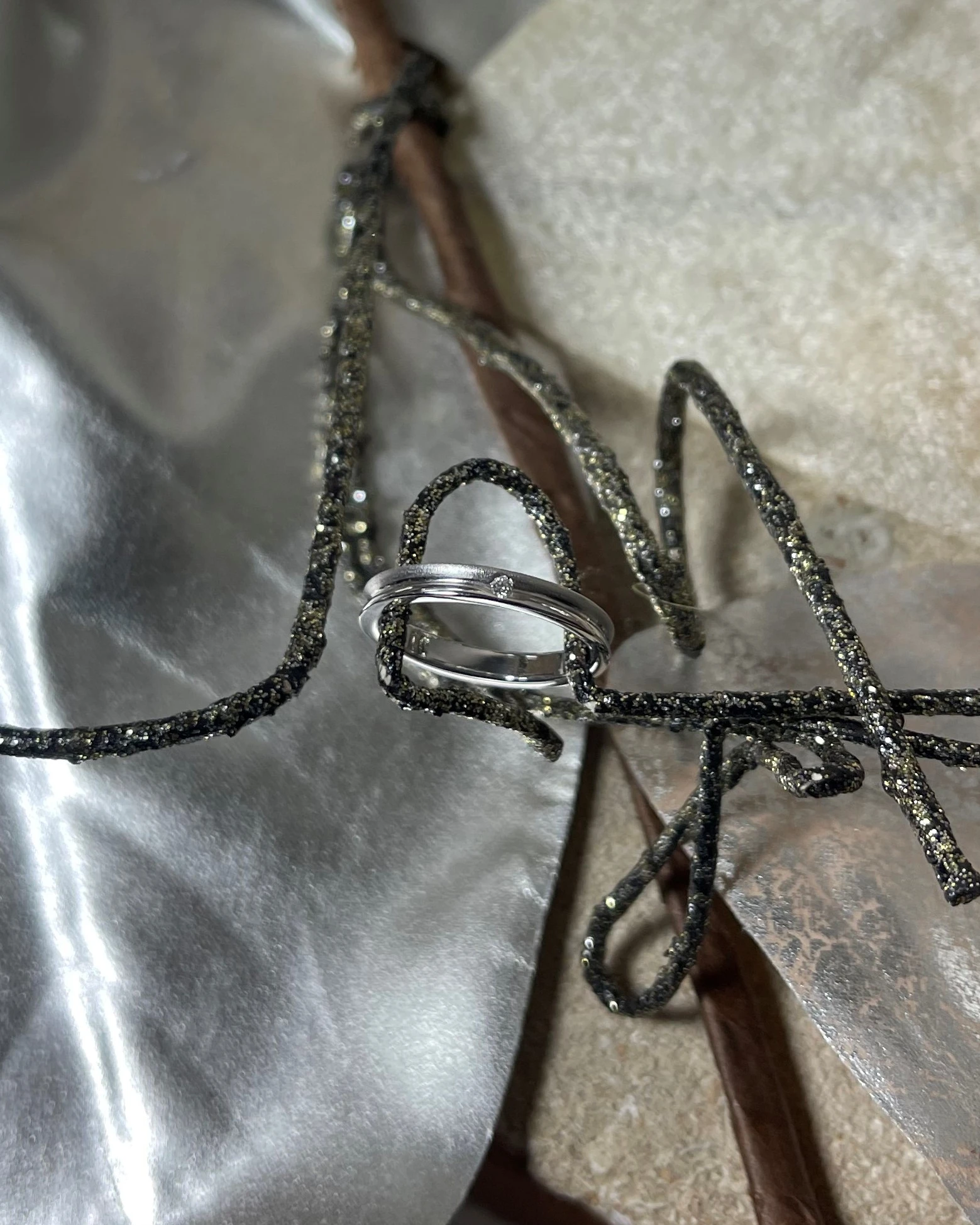 014 Polello fede in oro bianco con brillanti  cod: G1629DB