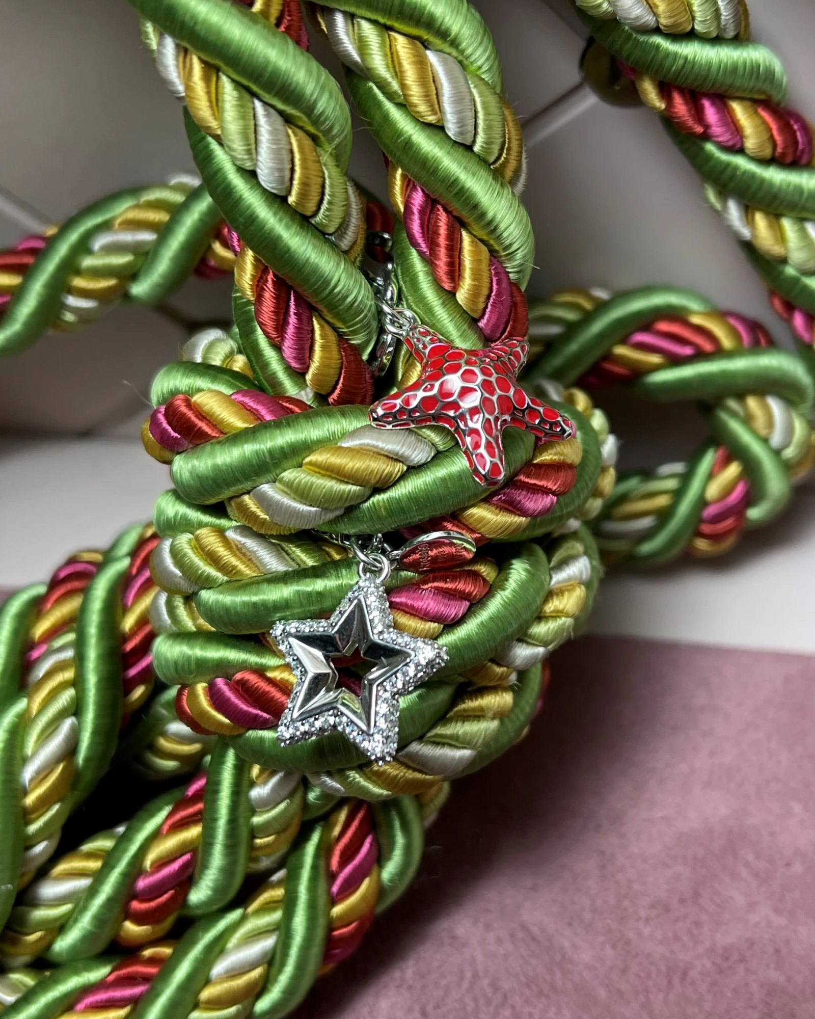 022 Rosato Charm argento con zirconi  cod: RLU028