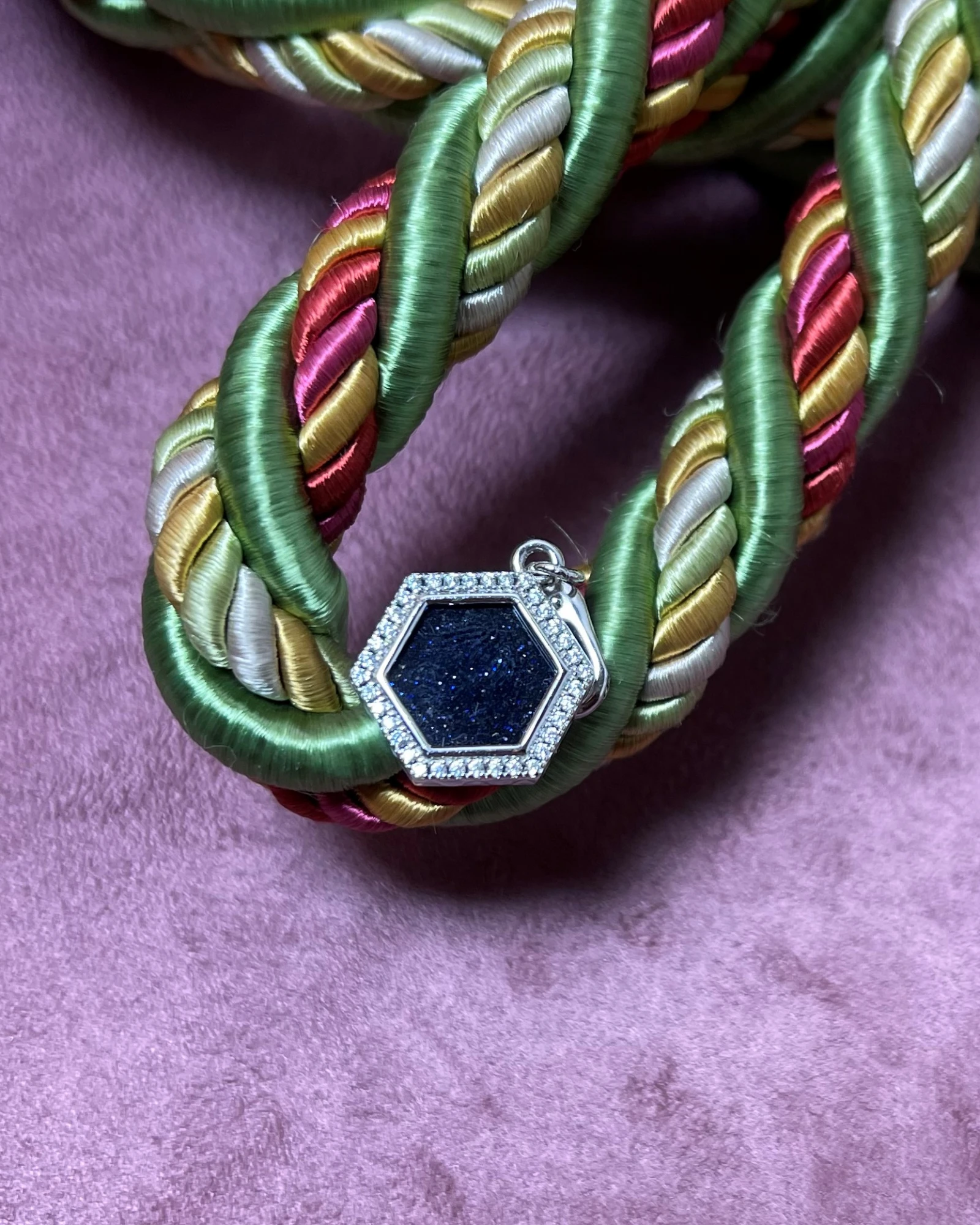 022 Rosato Charm argento con pietra del sole blu cod: RDE027