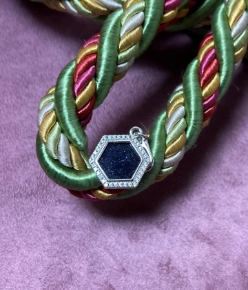 022 Rosato Charm argento con pietra del sole blu cod: RDE027