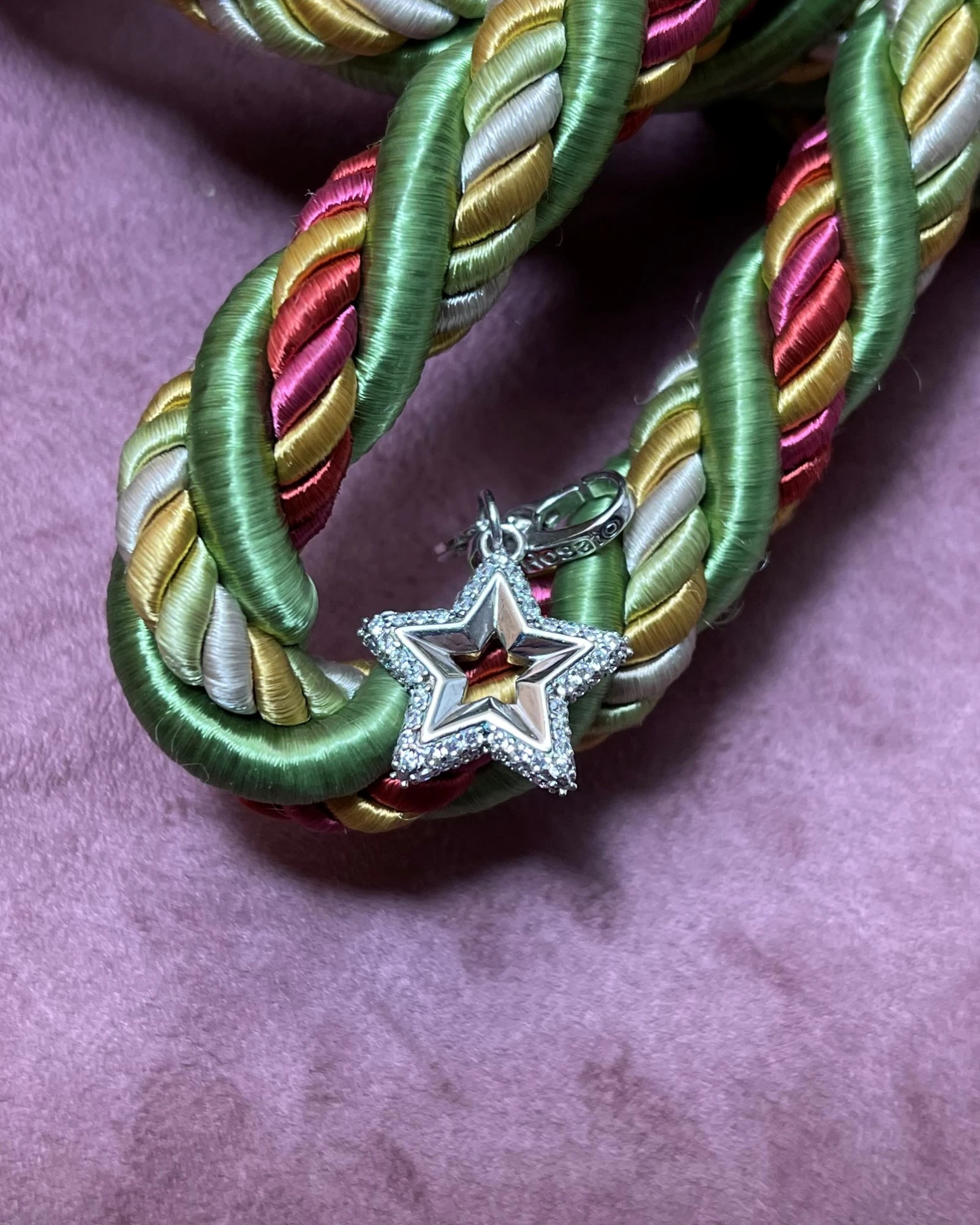 022 Rosato Charm argento con zirconi  cod: RLU028