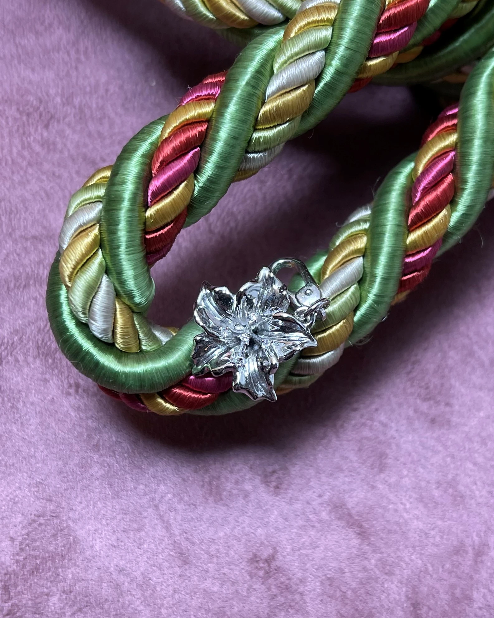 022 Rosato Charm argento con zirconi cod: RSE030