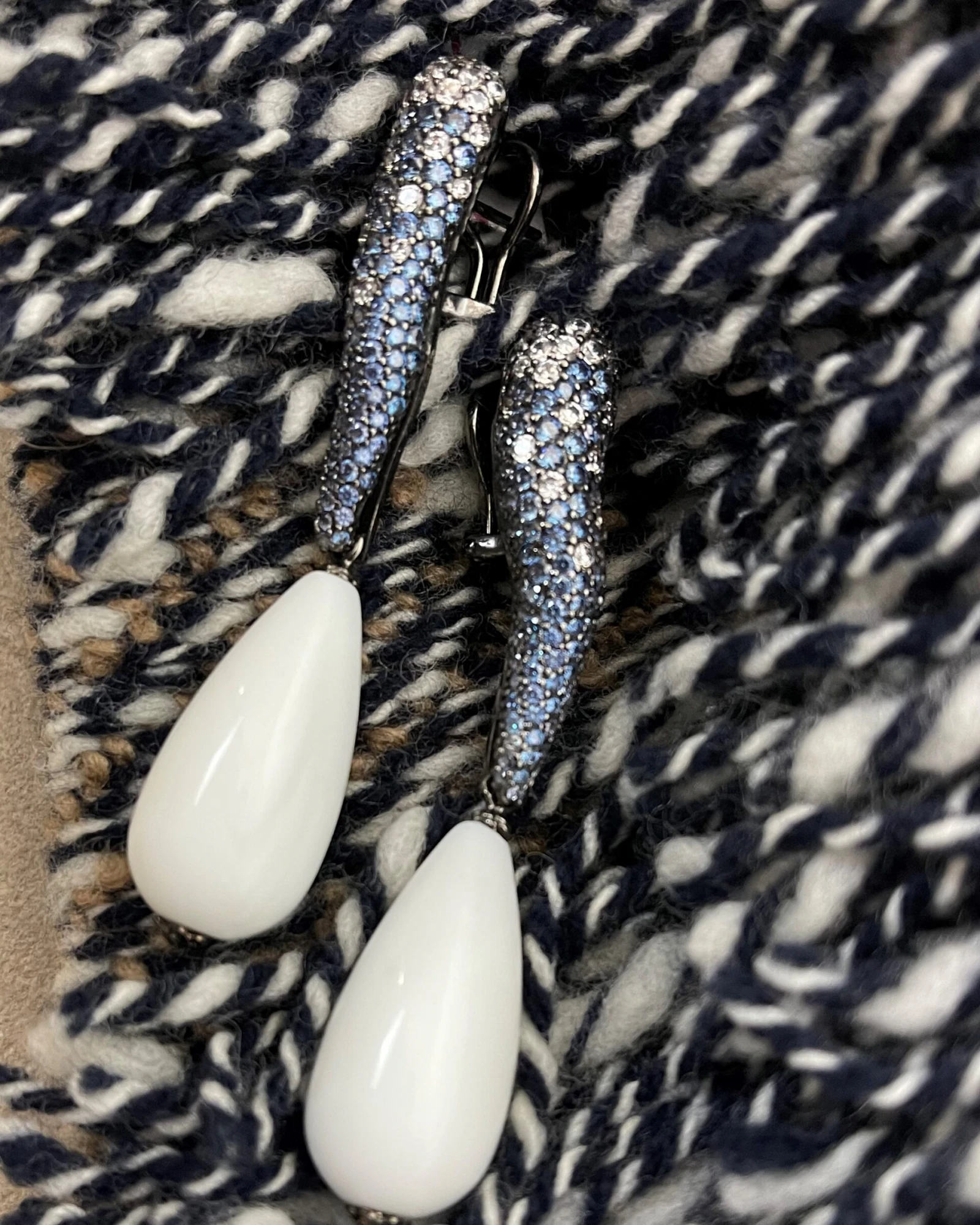 Orecchini argento con agata bianca e zirconi cod: 0169AG9430154K