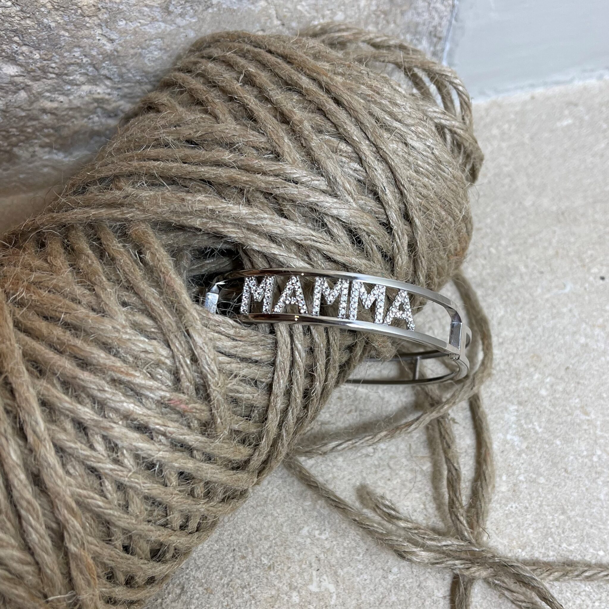 Un filo che ci unisce per la vita